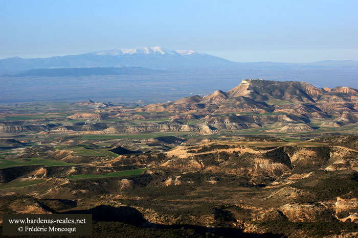 Le Fraile Alto, et au loin la montagne Moncayo.