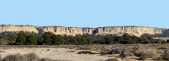 Les falaises du Vedado de Eguaras.