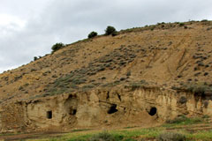 Grottes dans le dsert.