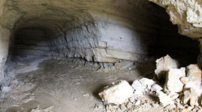 Une grotte abandonne.