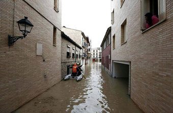 En bateau dans la ville.