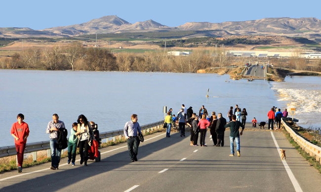 Image incroyable du pont sur l'Ebre.