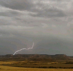 Orage dans le désert.