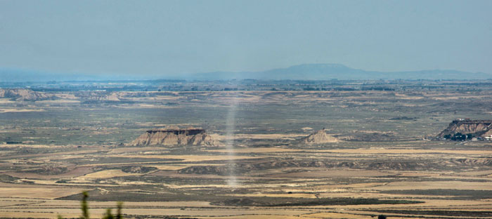 Mini tornade dans le désert des Bardenas.