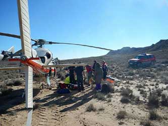 Evacuation de la blessée.