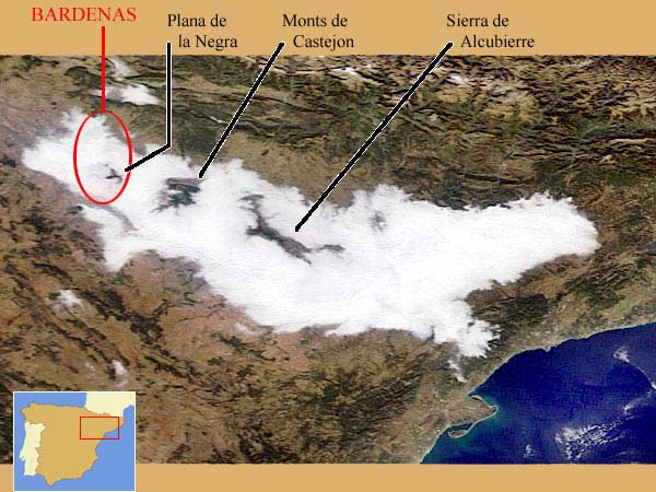 Le brouillard occupe la totalité de la vallée de l'Ebre.