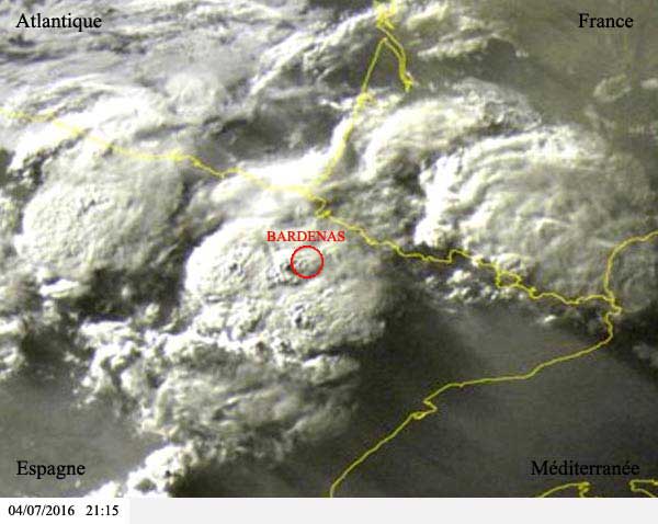 Un nuage imposant recouvre toute la Navarre.