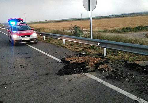 Coup de foudre sur la route.