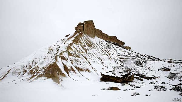 relief des Bardenas sous la neige.