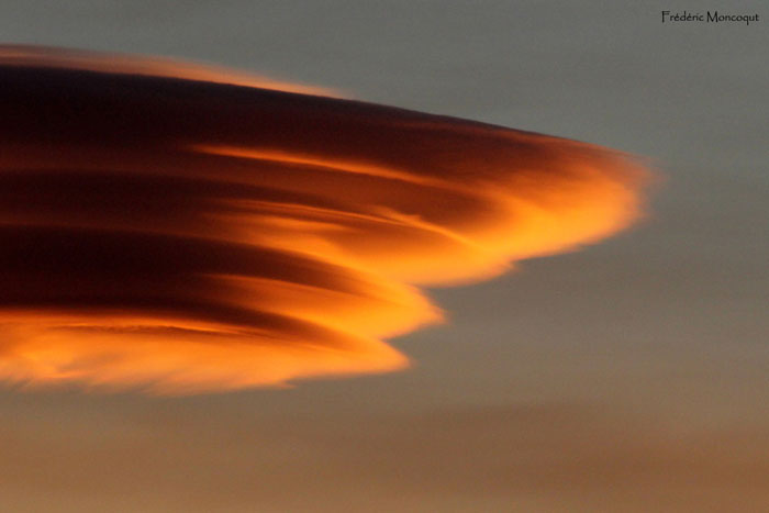 Autre gros plan sur un nuage lenticulaire.