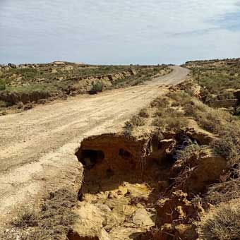 La piste semble peu détériorée.