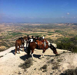 On domine les Bardenas.