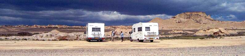 Camping-cars dans le dsert.