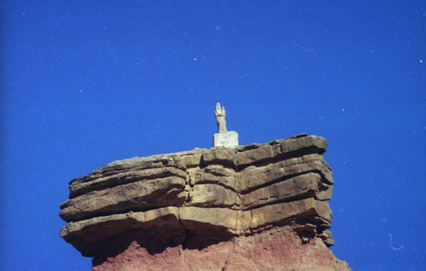 Toujours la statue.